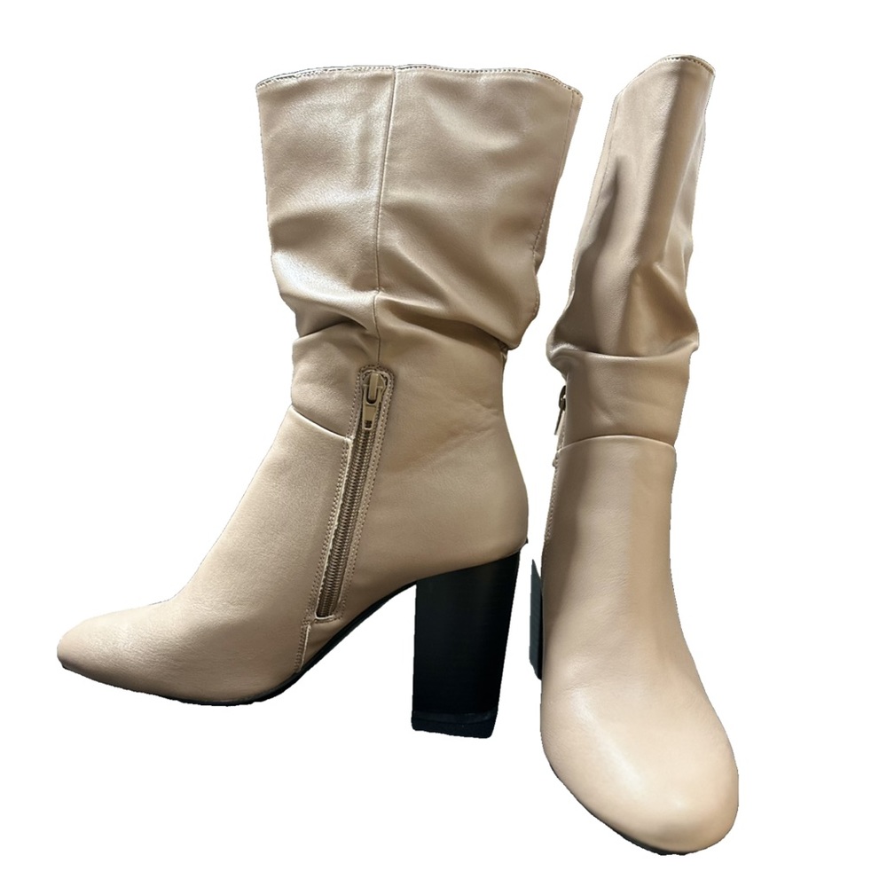 Slouch style cream boots